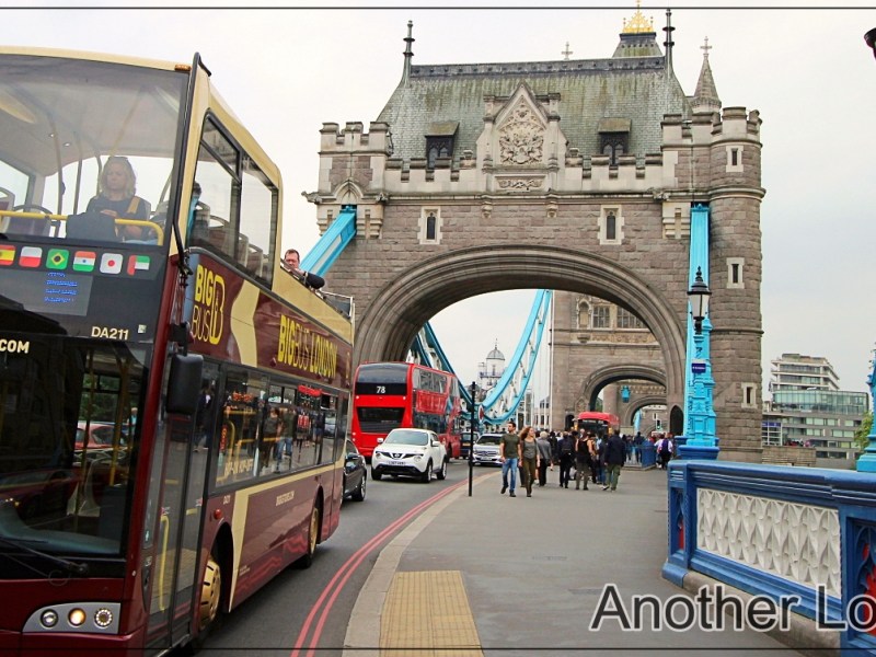 Tower Bridge Experience – mit einem Herz aus (Plexi-)Glas